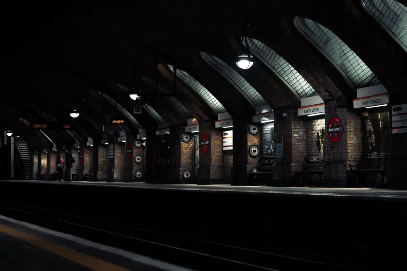Platform Power: The Accidental Leg Training Hidden in Britain's Busiest Commuter Stations